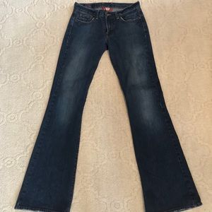Lucky Brand low rise flare jeans! Size 2